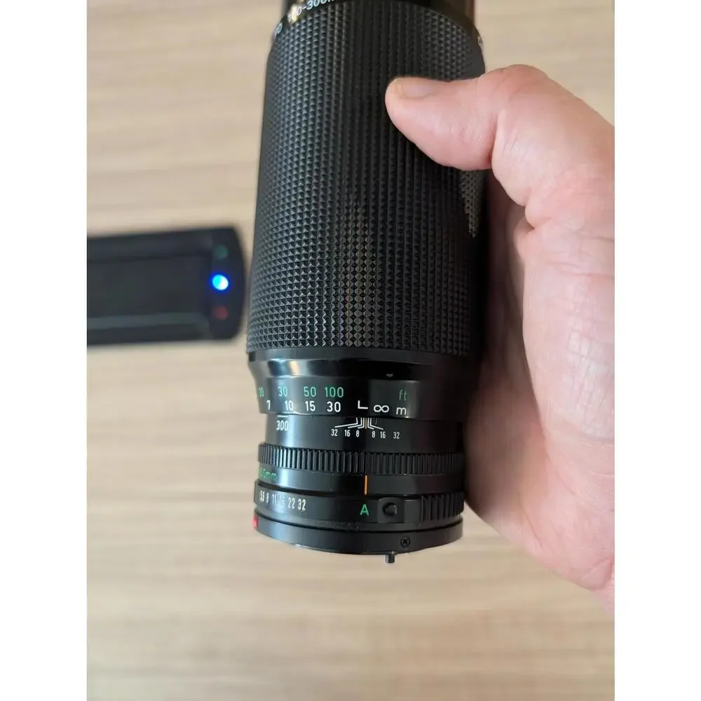 Canon FD 100-300mm f/5.6 Zoom Lens for AE-1 A-1 F-1 - Sharp Telephoto